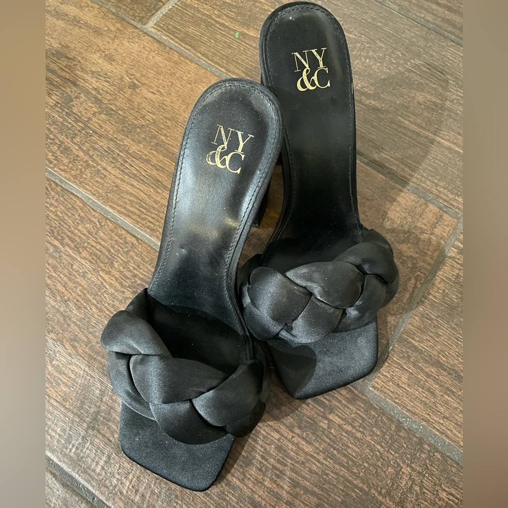 NY & Co - Black satin block heels